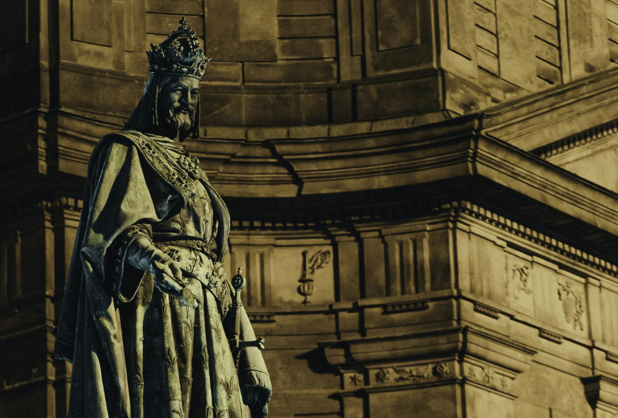 670 let od korunovace Karla IV. císařem Svaté říše římské